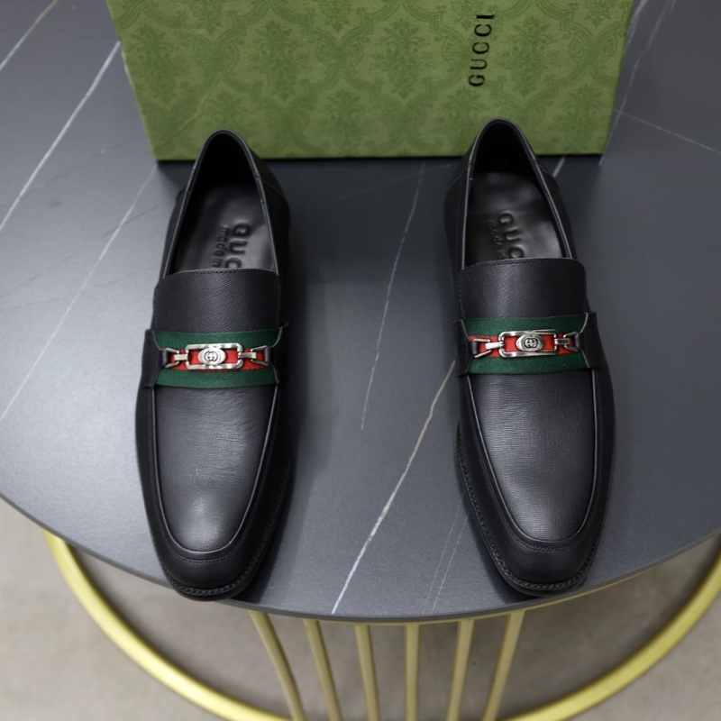 G*u*i leather shoes